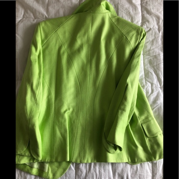 🍏Stunning Jacket from Jones New York Essentials🍏 - Picture 3 of 9